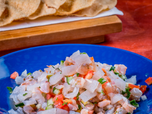Ceviche de camarón con cuerito